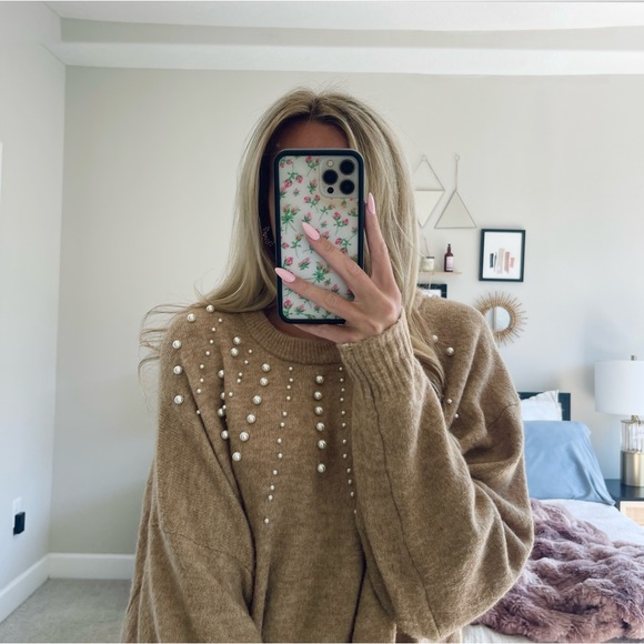 H&M Tan Pearl Sweater - Picture 1 of 9